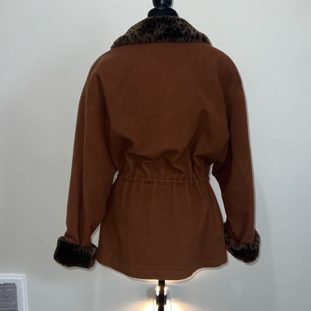 Vintage Wool Women's Jacket with Faux Leopard Fur Trim - Picture 4 of 6